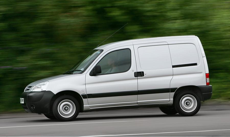  Peugeot Partner 2003 года  (фото 9 из 30)